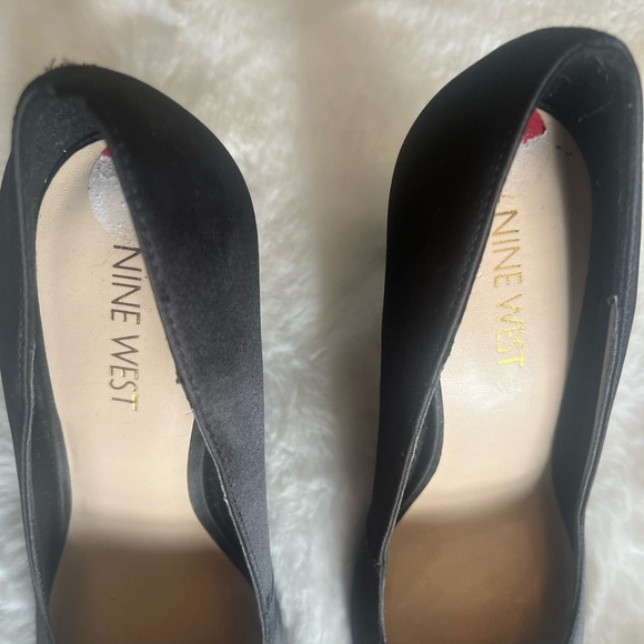 Shoes - Picture 2 of 6